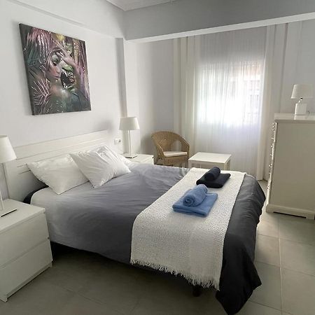 Del Mar 1 Deluxe Apartment Torrevieja Centrum Екстериор снимка